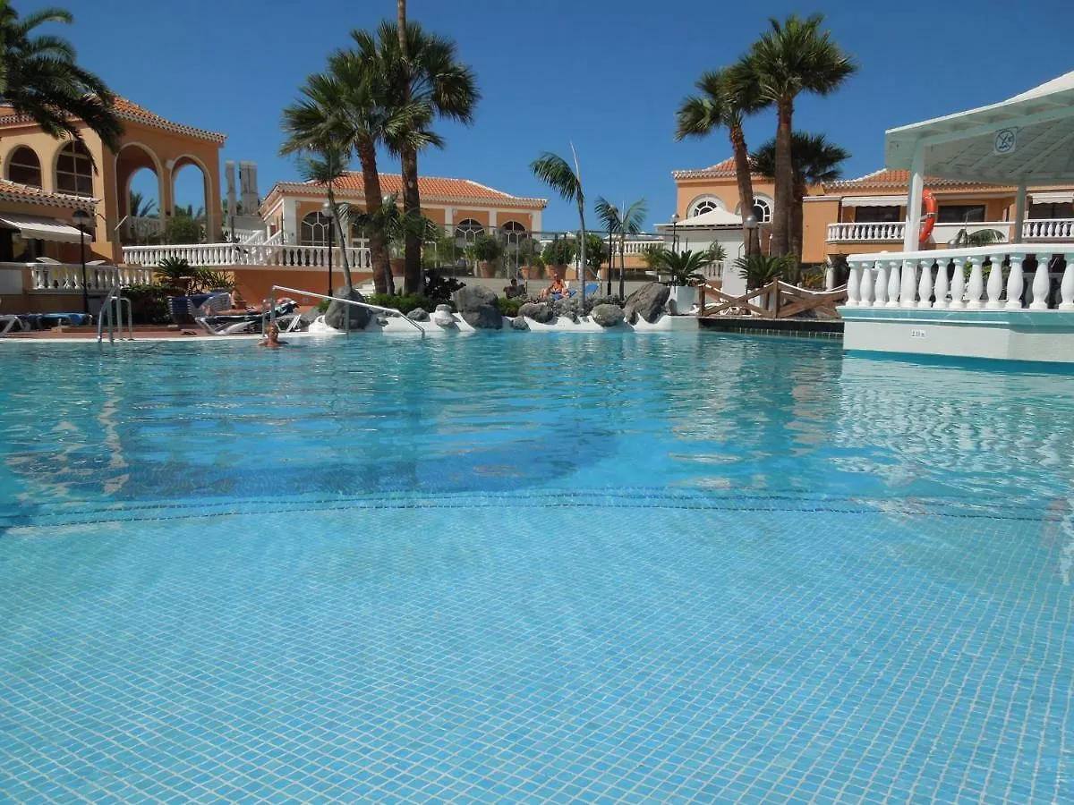 Apartment Beachfront-Apartment Las Vistas 1 With Sea-View, Heated, Pool, Wifi, Sat-Tv Arona