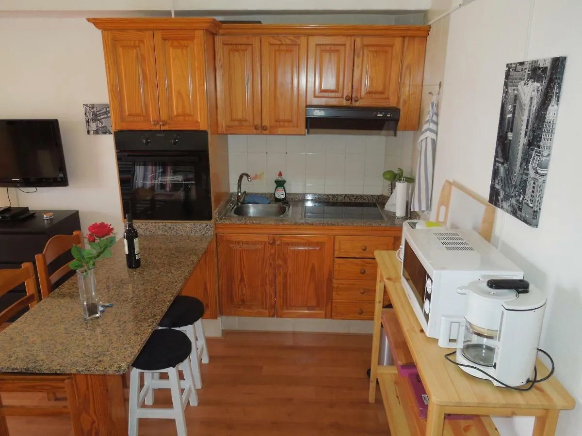 Beachfront-Apartment Las Vistas 1 With Sea-View, Heated, Pool, Wifi, Sat-Tv Arona