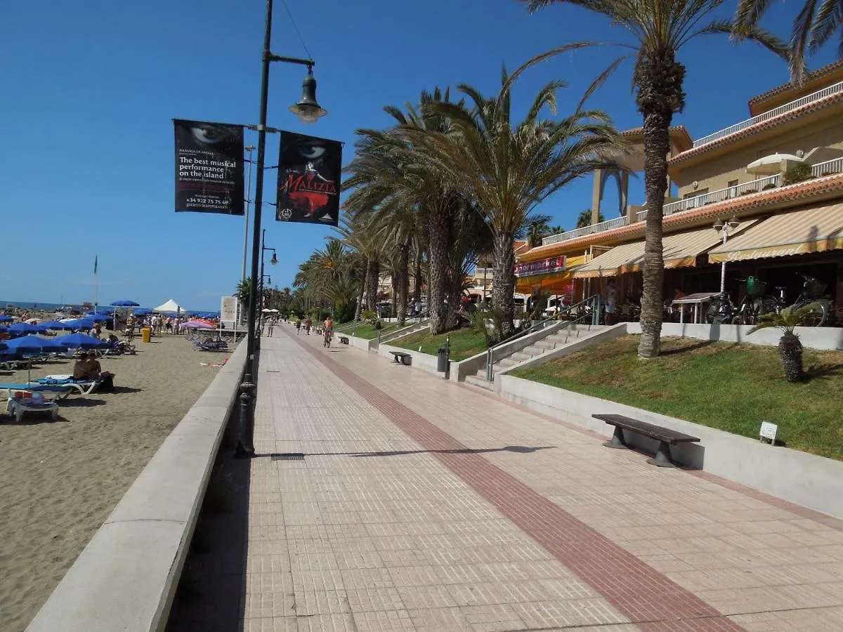 Apartment Beachfront-Apartment Las Vistas 1 With Sea-View, Heated, Pool, Wifi, Sat-Tv Arona