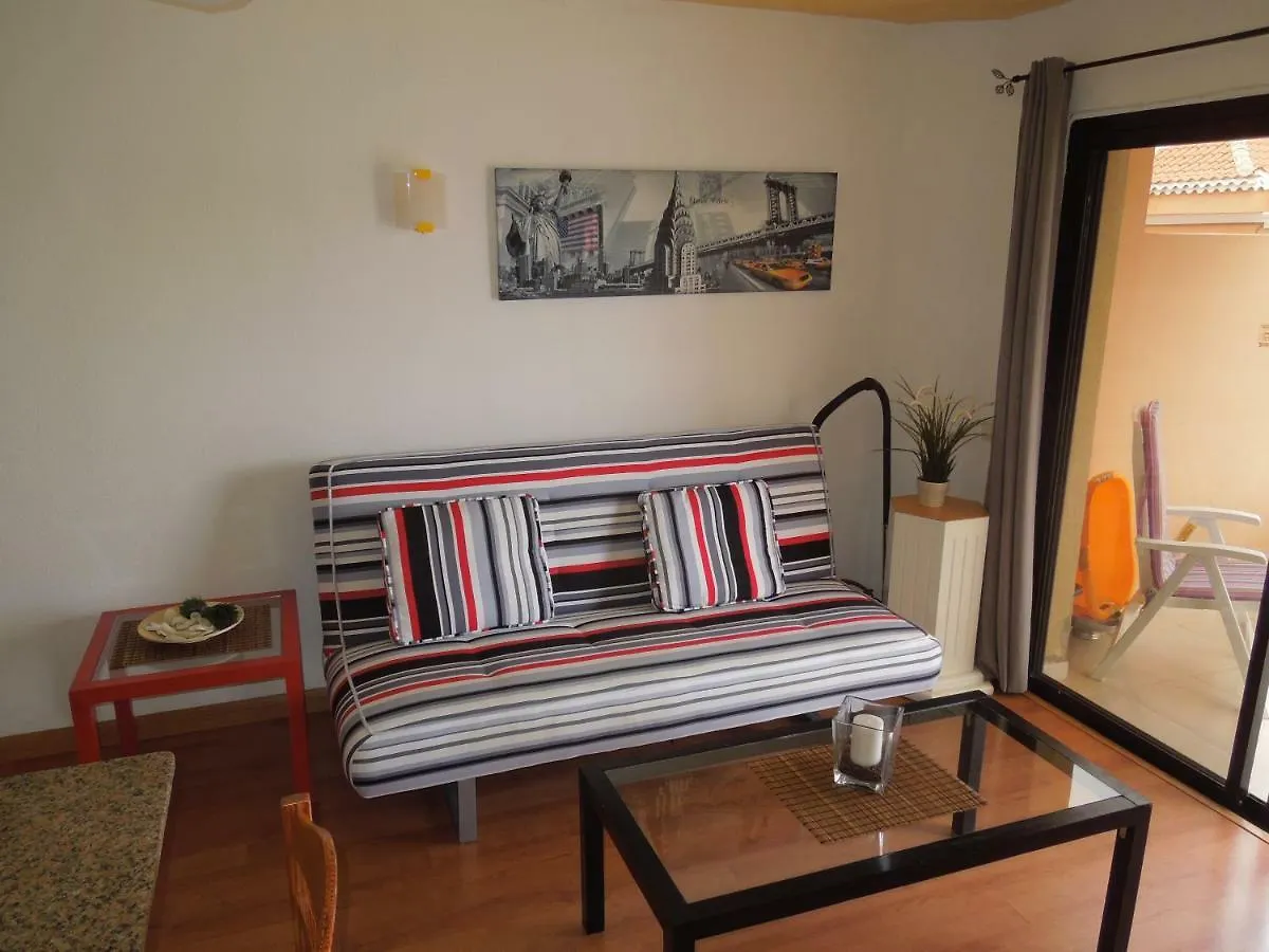 Apartmán Beachfront-Apartment Las Vistas 1 With Sea-View, Heated, Pool, Wifi, Sat-Tv Arona