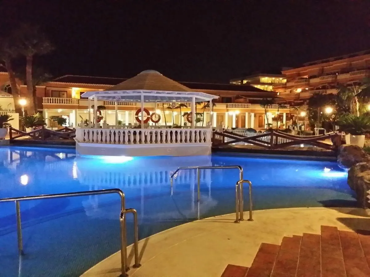 Apartment Beachfront-Apartment Las Vistas 1 With Sea-View, Heated, Pool, Wifi, Sat-Tv Arona